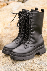 Fresh Feels Combat Boots In Black