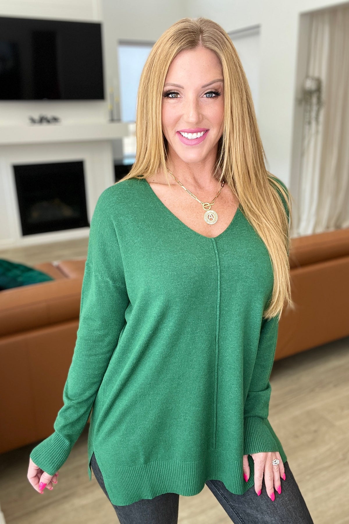 V-Neck Front Seam Sweater in Heather Dark Green