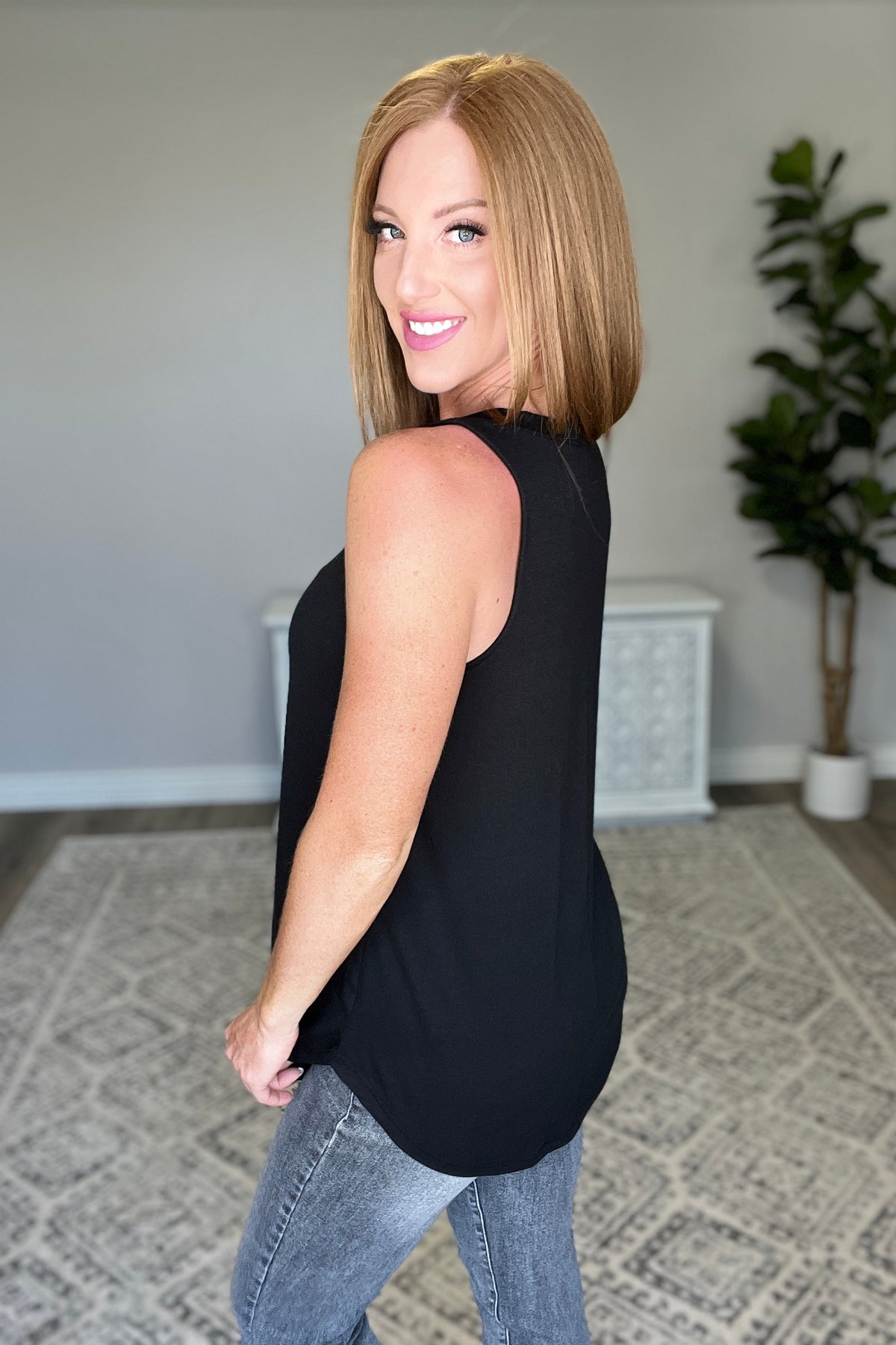 V-Neck Sleeveless Top in Black